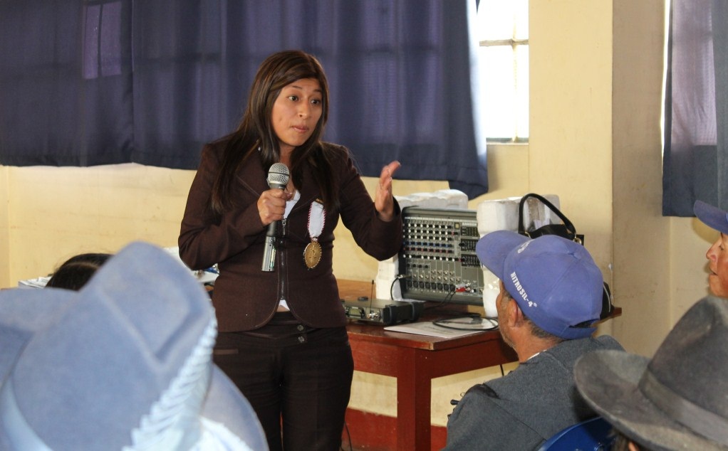 Fiscalía de prevención del delito dicta charla sobre la violencia familiar 