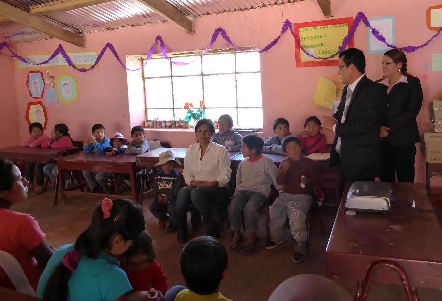 Corongo: jueces de Corte del Santa dictaron charlas a escolares de caserío de Colcabamba