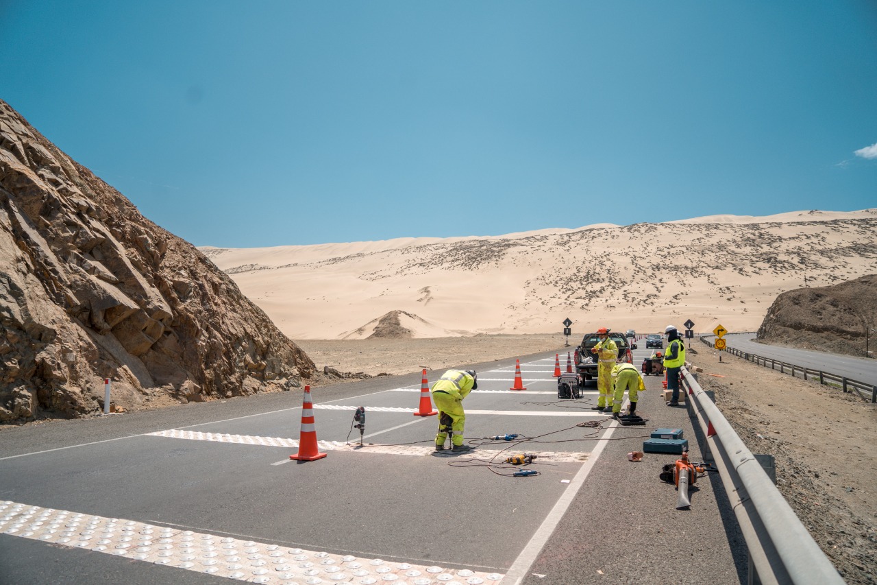 Aunor ejecuta obras de seguridad vial en la Panamericana Norte