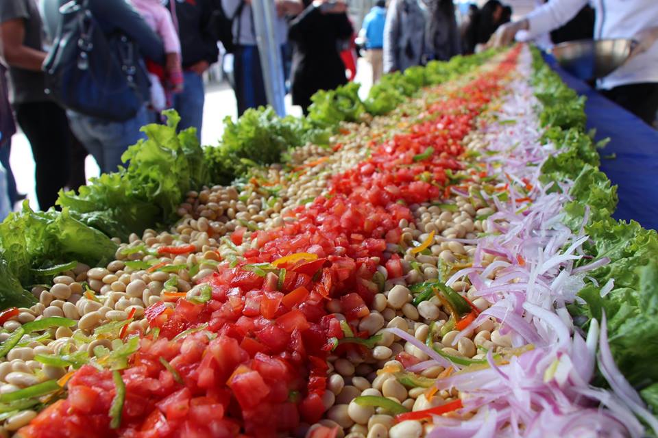 Más de 2 mil personas degustaron del ceviche de chocho más grande de Áncash