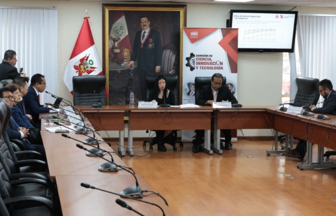 Comisión de Ciencia del Congreso recibió al presidente del JNE por aplicación de voto digital