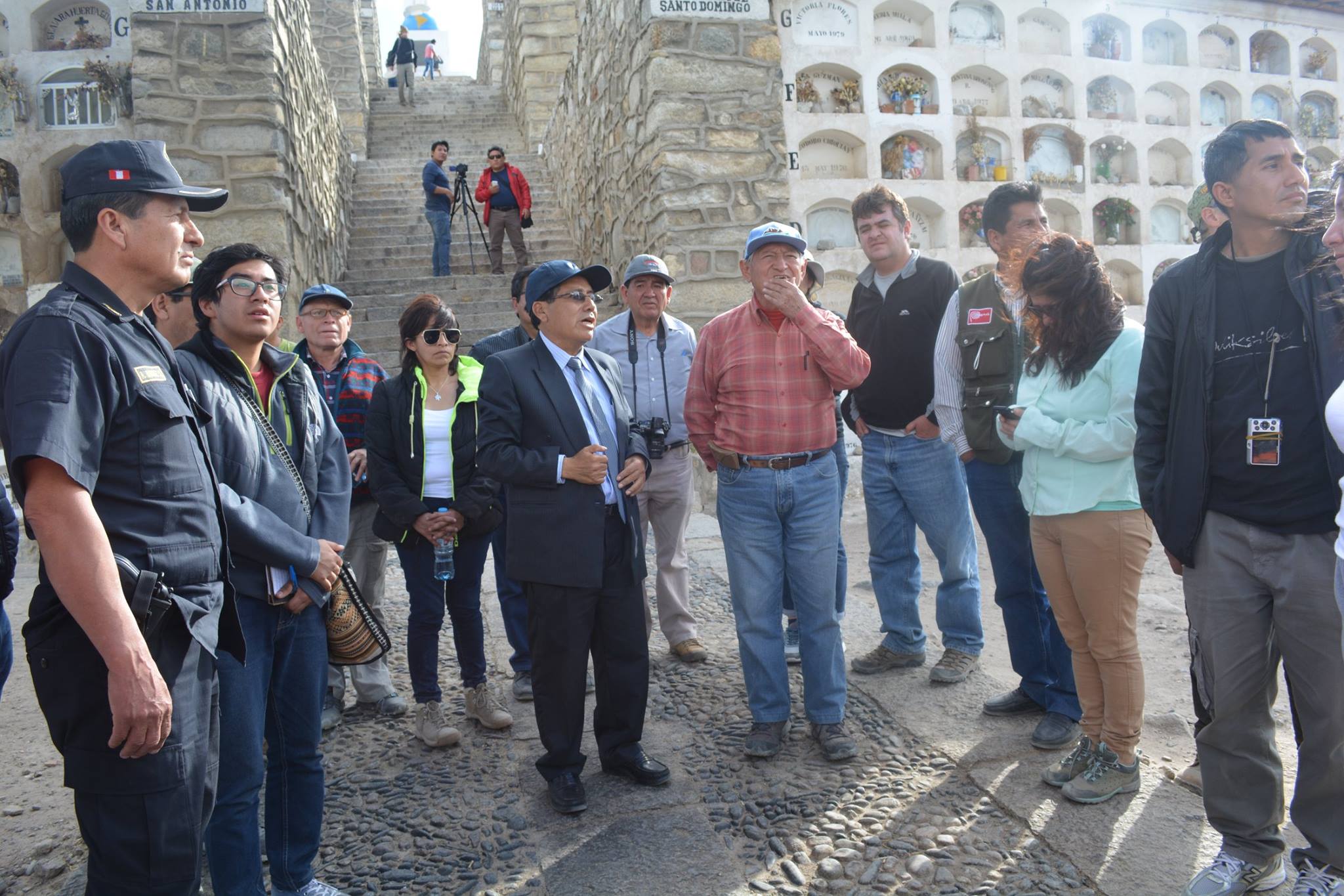 Científicos visitaron histórico campo santo de Yungay