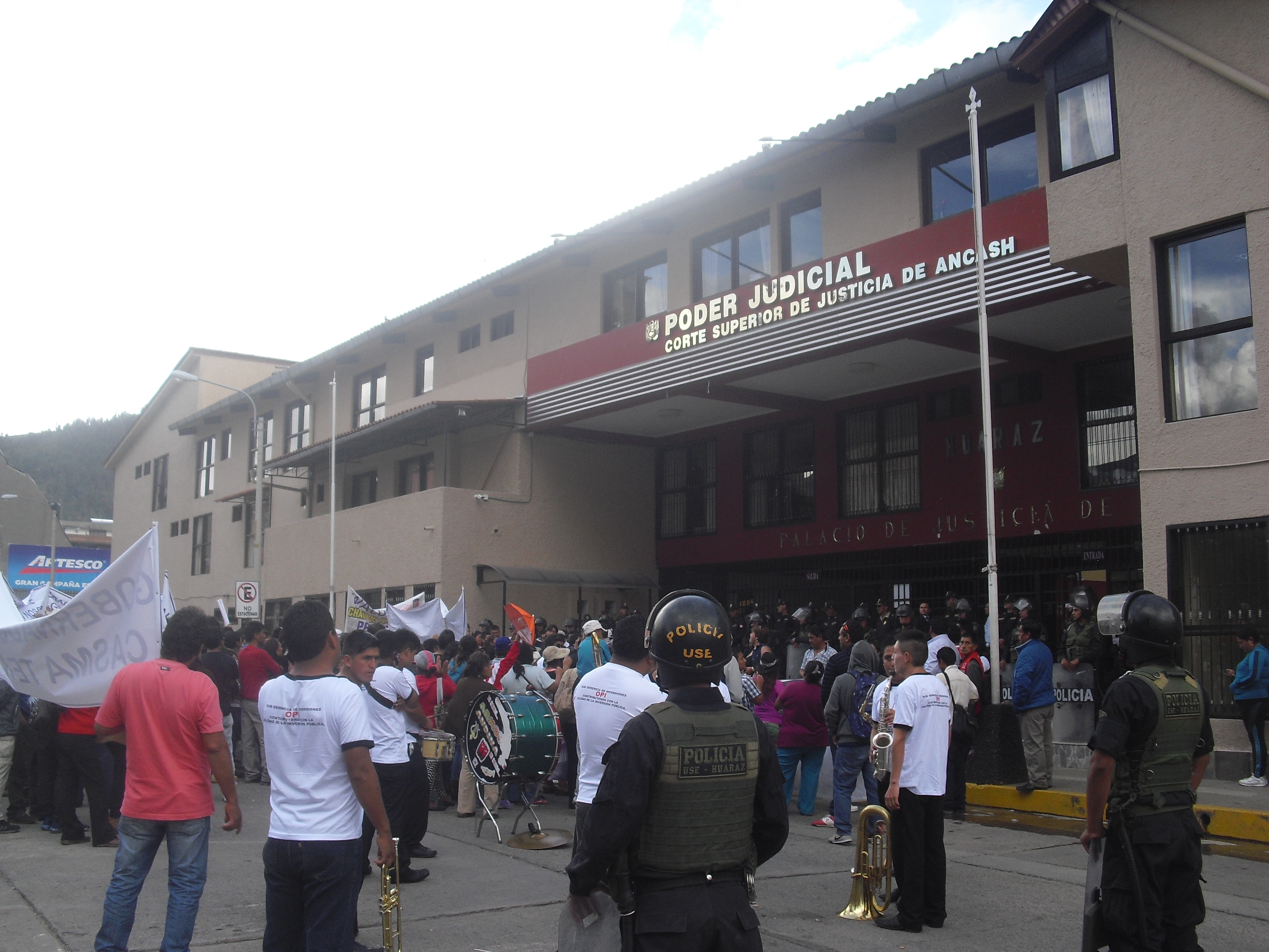 Huaraz: simpatizantes dieron recibimiento a gobernador regional Waldo Ríos Salcedo 