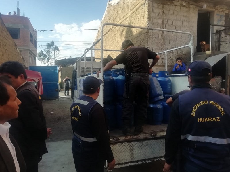 Clausuran establecimiento informal de venta de gas en Huaraz