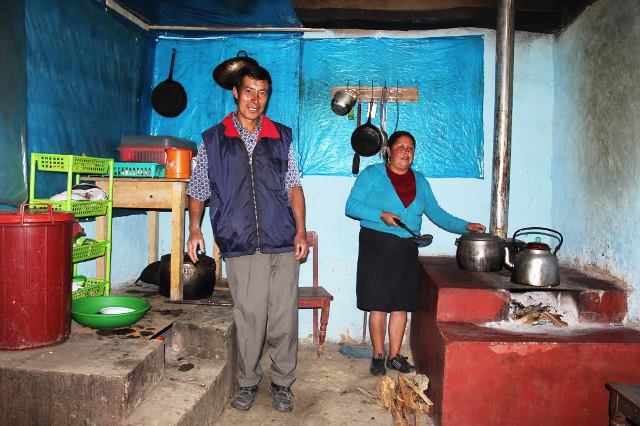 Agencia alemana capacita a integrantes de proyecto Haku Wiñay de Huaraz en construcción de cocinas mejoradas