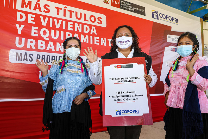 Cofopri entrega más de 64 mil títulos de propiedad nacional en lo que va del año