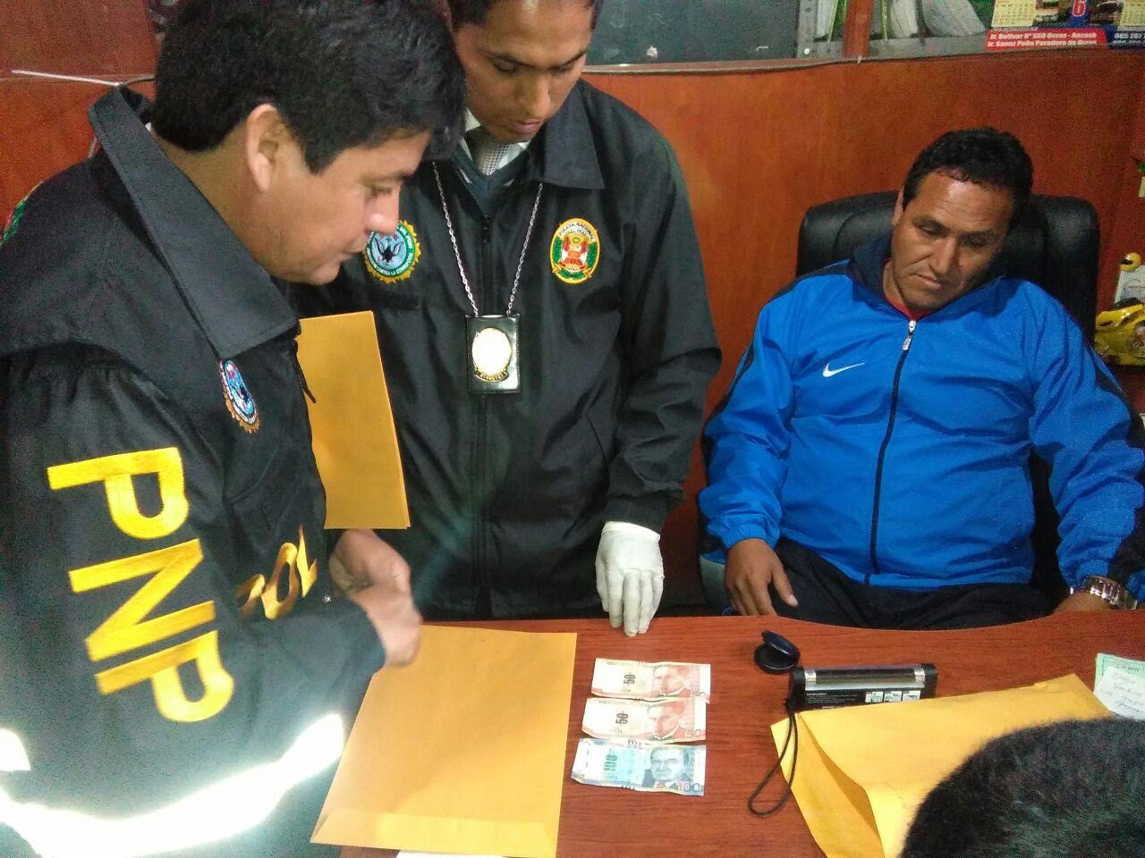 Intervienen a funcionario de UGEL Ocros acusado de pedir coima a trabajador