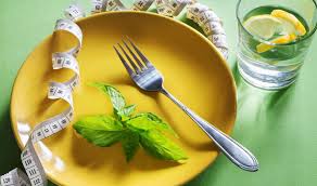 ¿Cómo reconocer si un familiar o amigo tiene trastornos alimenticios?