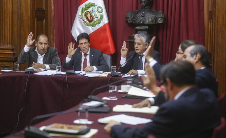 Comisión de Ética debatirá hoy informes de congresistas que habrían cometido plagio