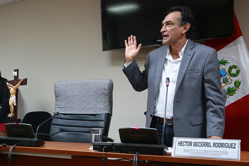 Comisión de Ética analiza hoy denuncia contra Becerril por cobro de coimas