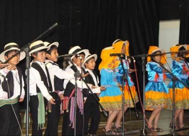 Concurso escolar de villancicos en quechua se realiza en Huaraz