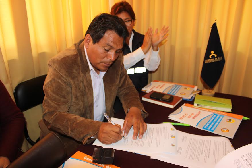 Carhuaz: Diresa firma convenio para implementar el primer centro de salud mental comunitario en Acopampa