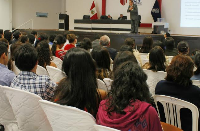 “El peruano tiene el defecto de no concluir exitosamente sus proyectos”