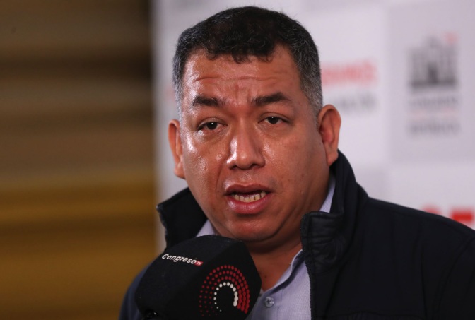Ética del Congreso evaluará investigar a Darwin Espinoza por viaje al exterior injustificado 