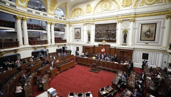 Proyecto de ley prohíbe que familiares de congresistas postulen en elecciones para evitar “reelección encubierta”