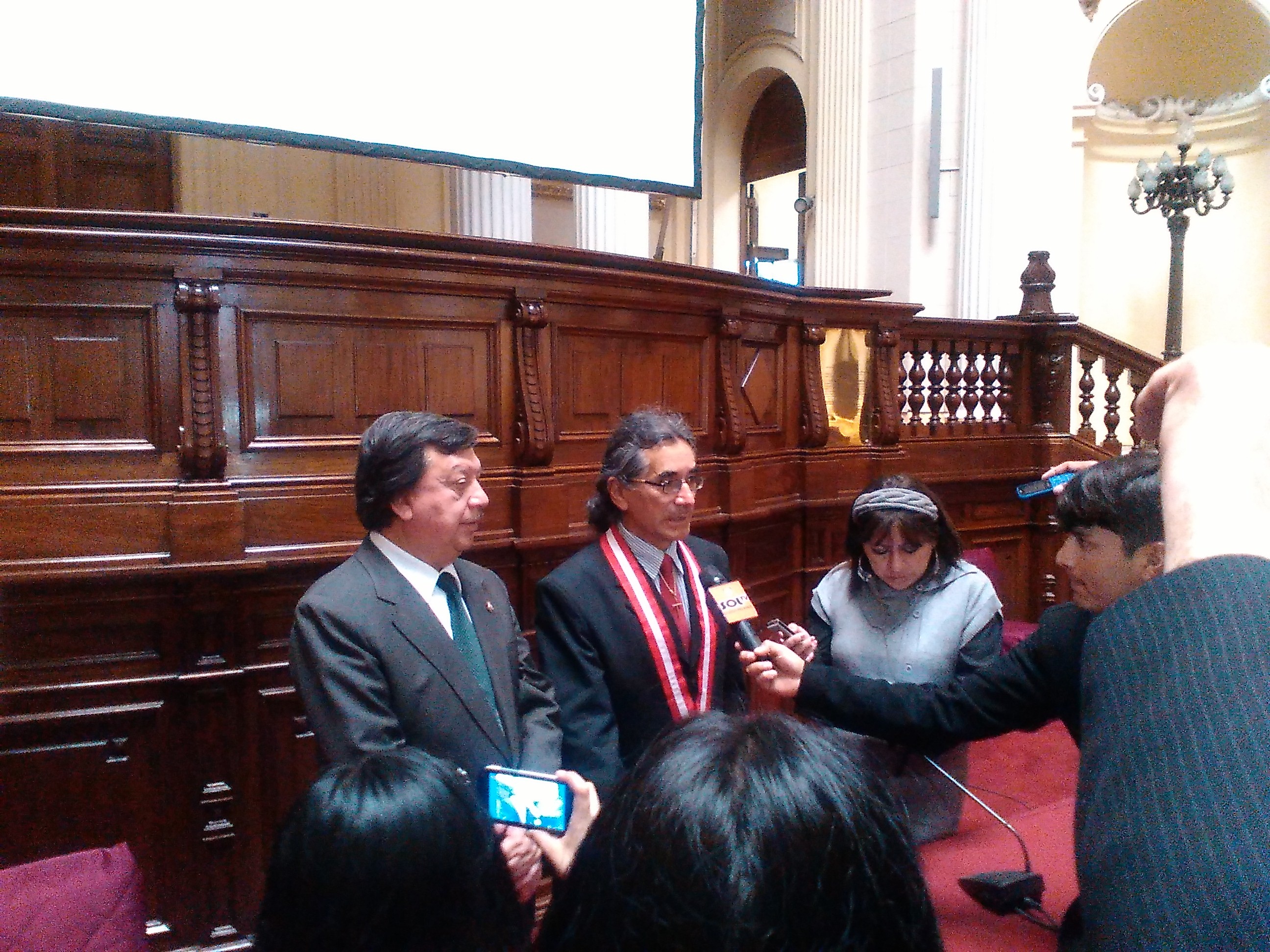 Waldo Ríos llegó hasta el Congreso y presentó proyecto de ley