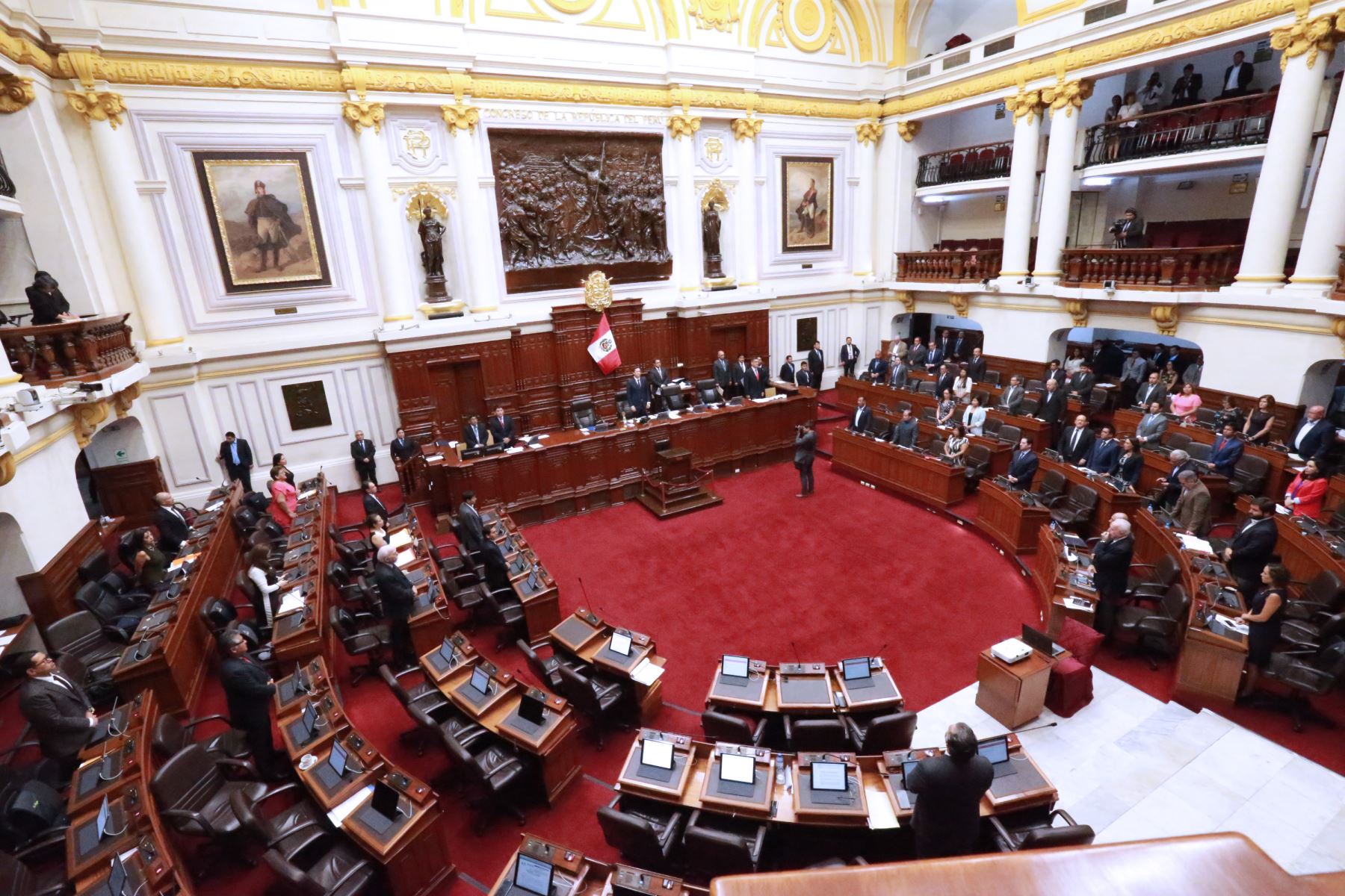 Convocan para mañana viernes a sesión del pleno del Congreso