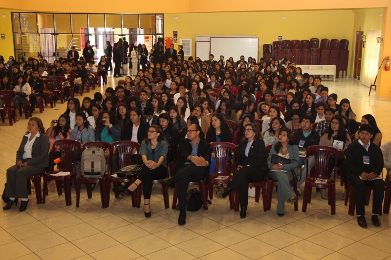 Chimbote:  estudiantes de Huaraz, Piura y Trujillo participan en II Congreso Internacional de Psicología