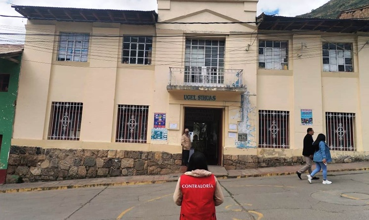 Ugel Sihuas adjudicó instalación de internet para 13 colegios a postor que presentaba impedimento 