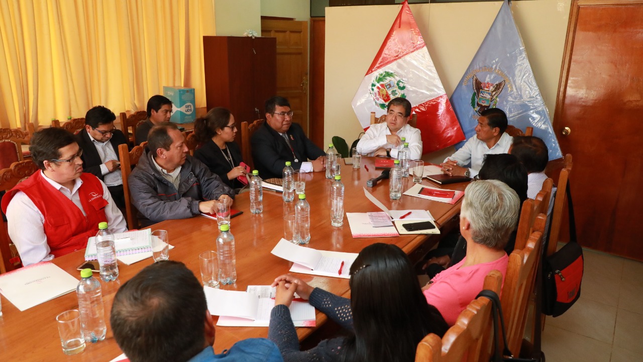 Contralor Shack se reunió con autoridades provinciales de la región Áncash