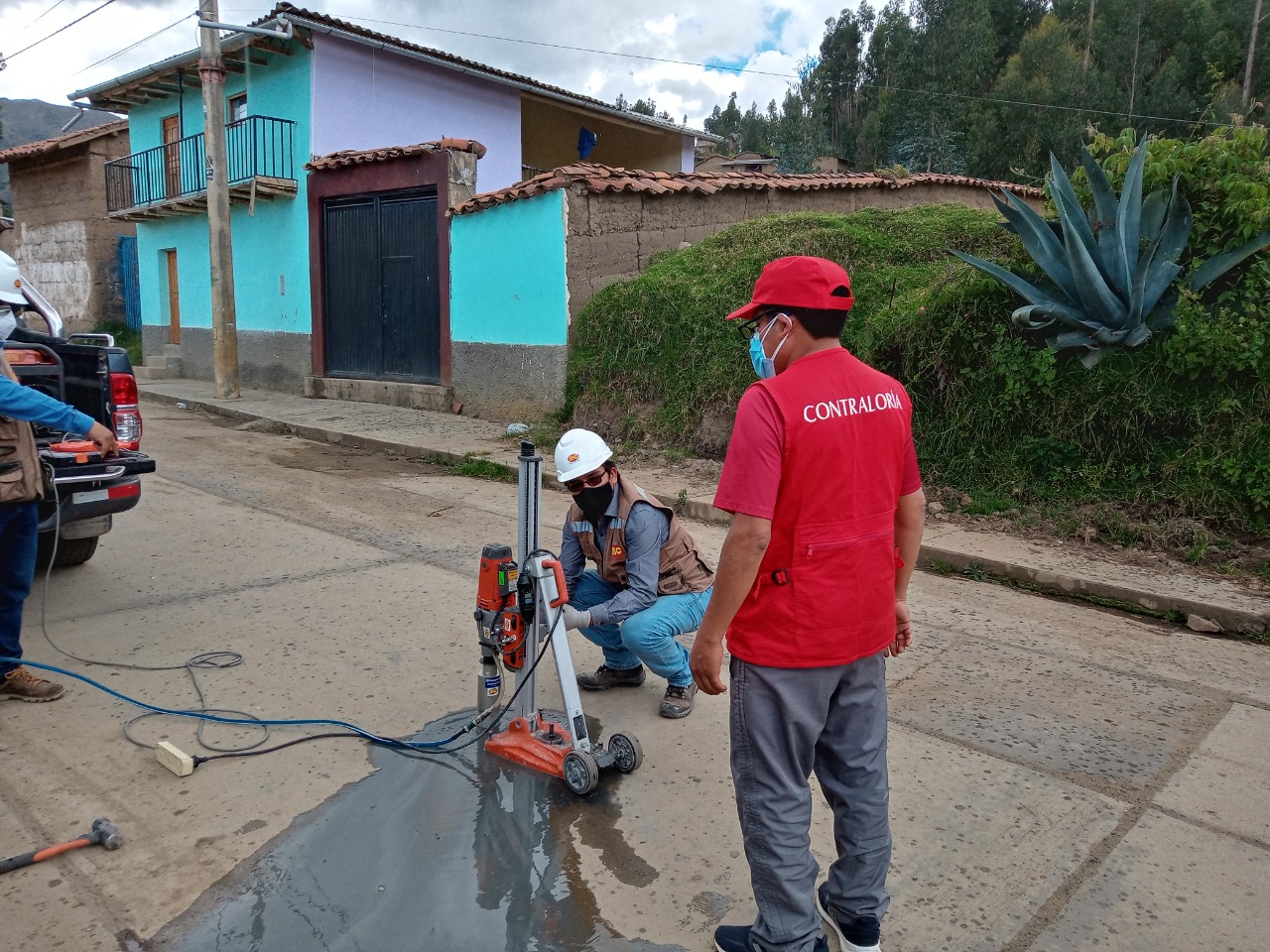 Gore Áncash recibió obra de pistas y veredas con grietas y fisuras