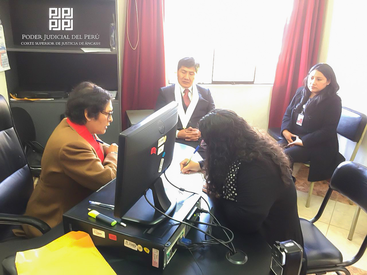 Presidente de Corte de Áncash visitó juzgados de Huacaybamba