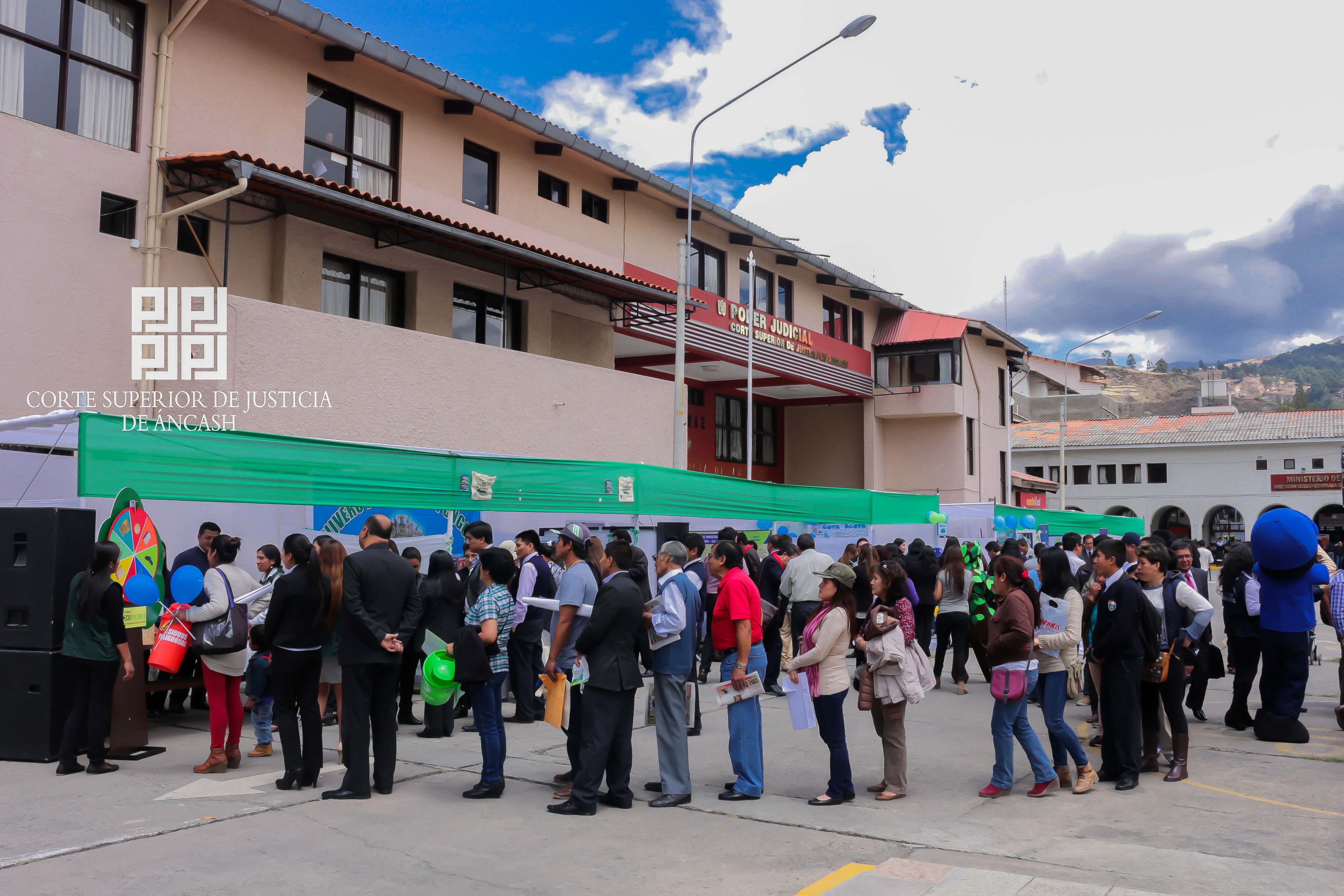 Huaraz: CSJAN desarrolló feria para promover conservación del medioambiente y la ecoeficiencia