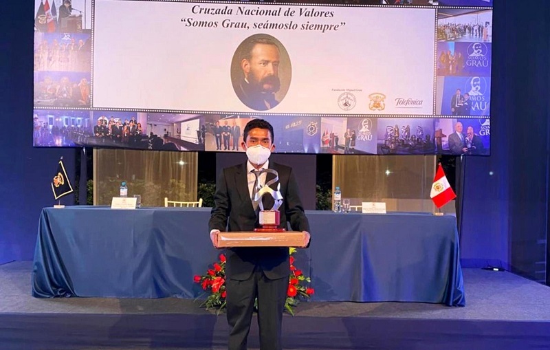 Creador de galletas Nutri H es reconocido por la Marina de Guerra del Perú 