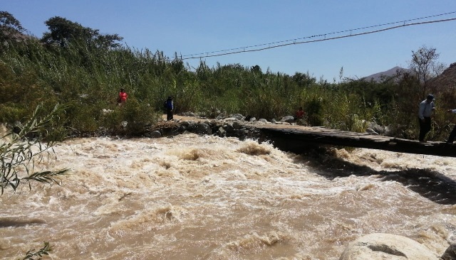 Crecida de río Grande afecta un puente en Pampas Grande en la provincia de Huaraz