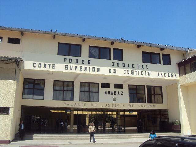  Corte Superior de Áncash firma convenio con Archivo General de la Nación para la mejora del servicio