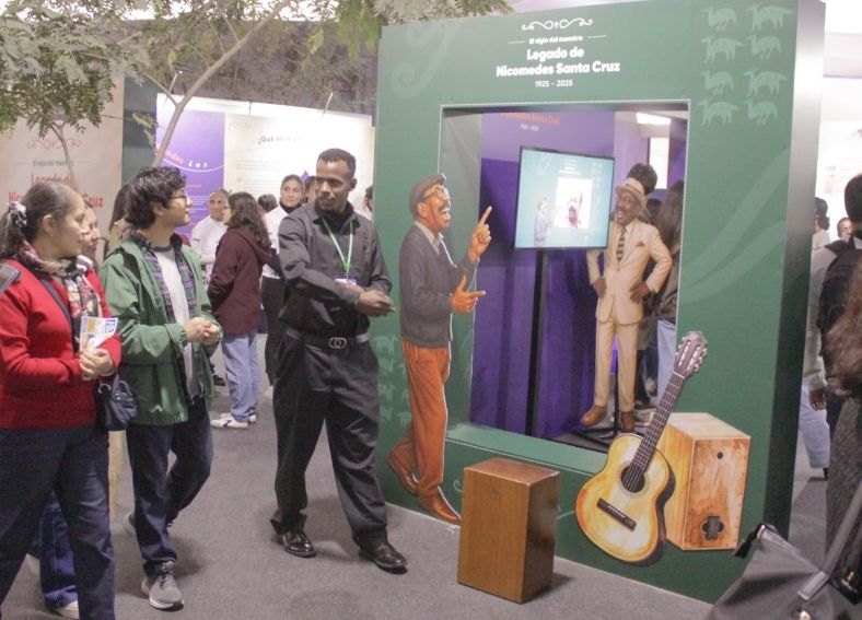 Más de 70 mil personas visitaron el estand dedicado a Nicomedes Santa Cruz en la FIL de Lima 2025