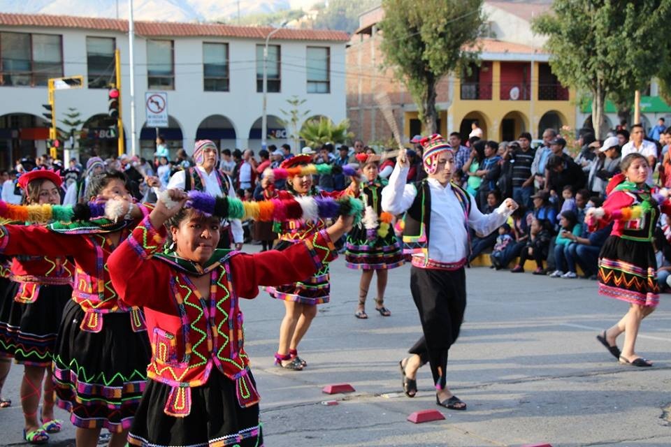 Universidad San Pedro presentó pasacalle por aniversario de Huaraz