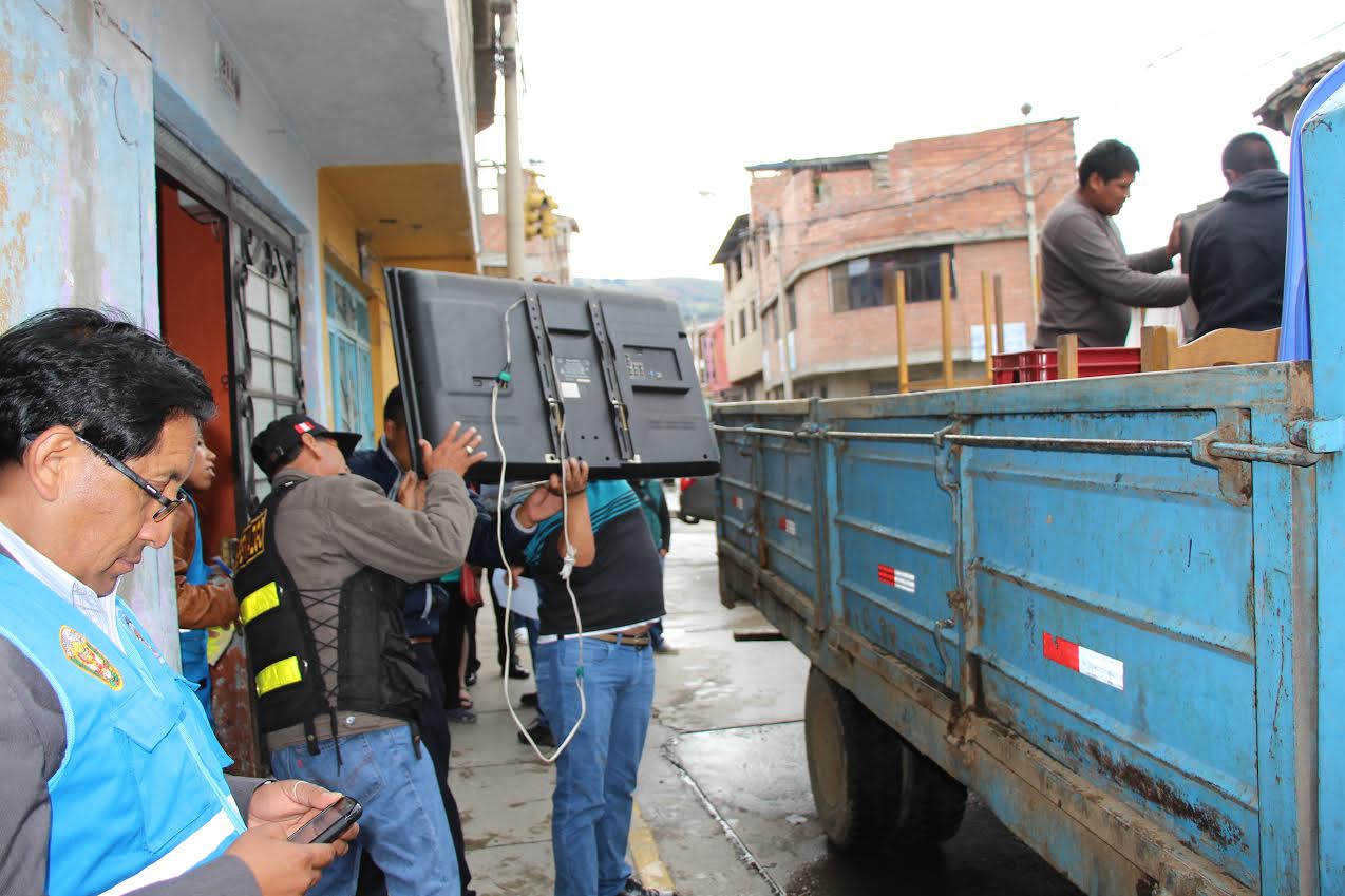 Independencia: Decomisan bienes y clausuran bares por no tener licencia