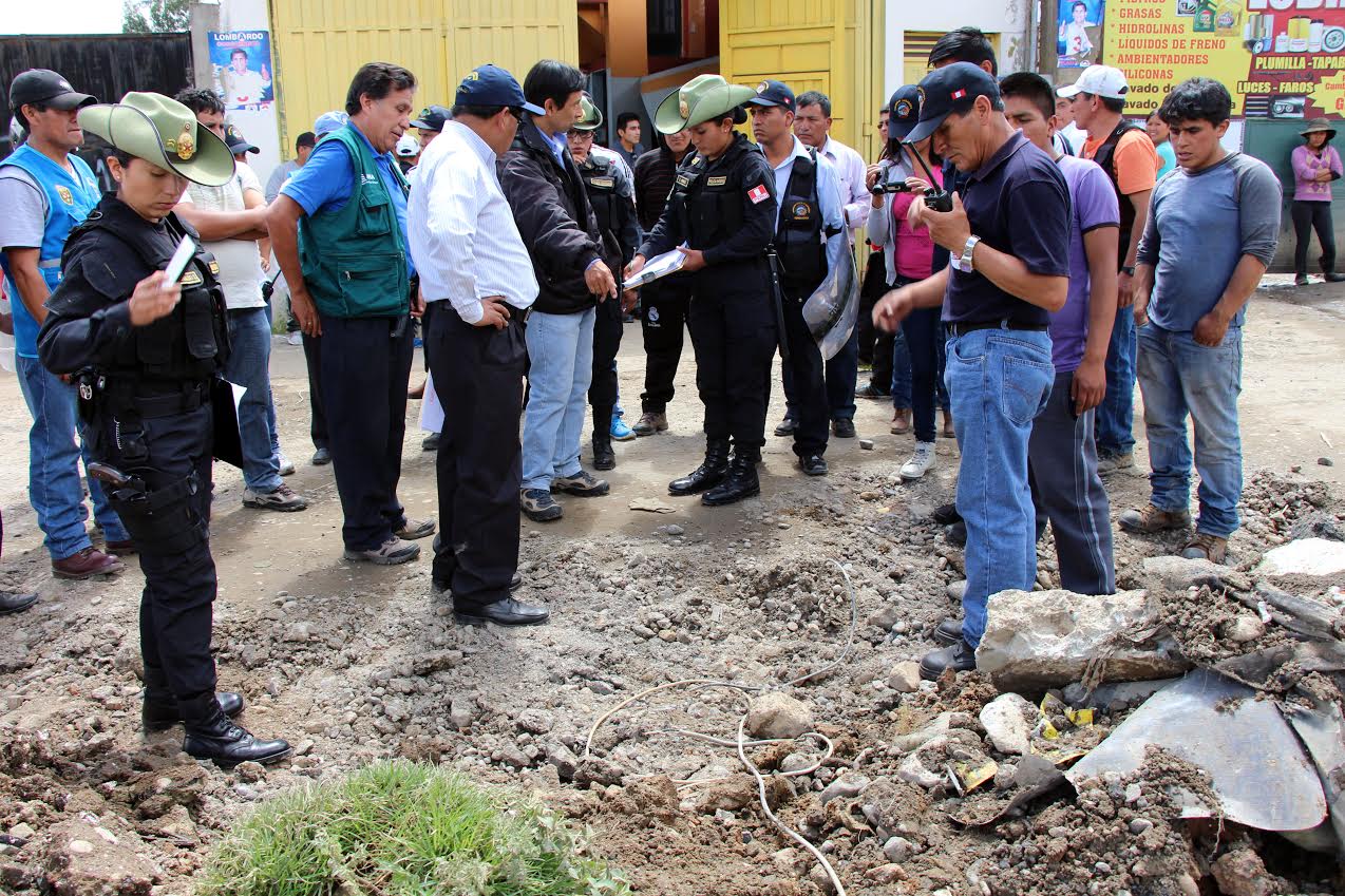  Independencia: desalojan lavadores de carro del malecón norte de río Quillcay