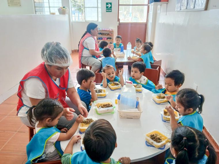 Capacitan a usuarios en preparación de nutritivo locro de trigo y guiso de hígado para prevenir la anemia infantil