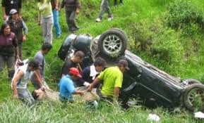 Pequeña camioneta cayó a un abismo en  sector de Urpay en el distrito de Independencia
