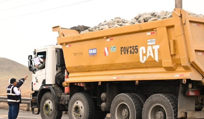 Plantean mayor fiscalización financiera y tributaria para detectar mineros ilegales