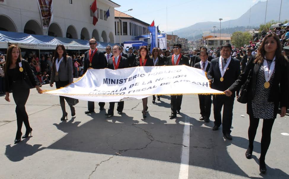 Distrito Fiscal de Áncash participó en desfile por 159° aniversario de Huaraz