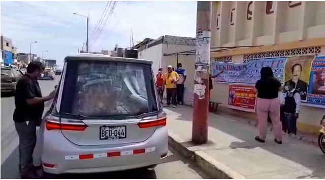 Familiares, amigos, sindicalistas y políticos dan último adiós a exconsejero Juan Chuiz en Chimbote