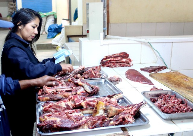 Detectan carnes en mal estado en mercados de Huaraz