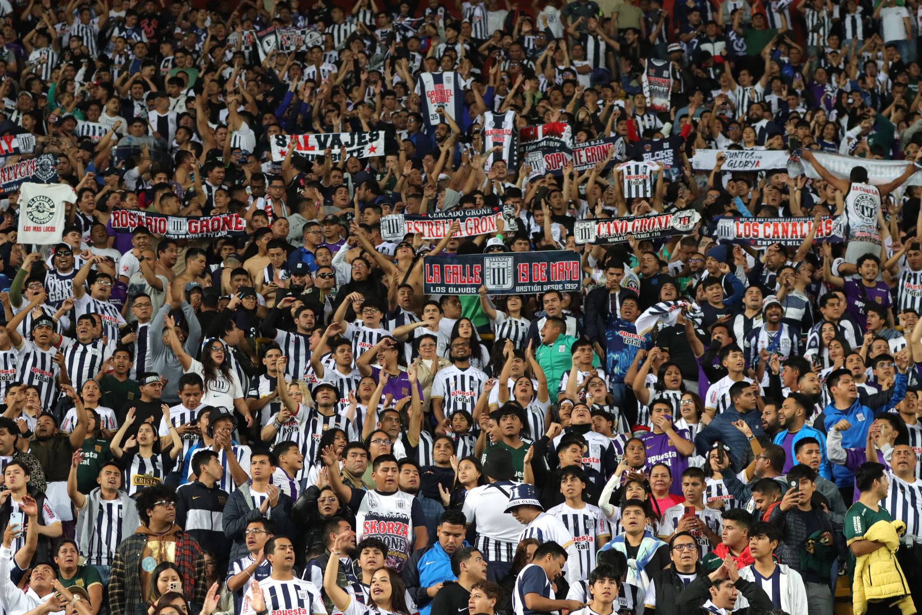 Proponen restringir que deudores alimentarios no puedan ingresar a eventos deportivos y espectáculos de entretenimiento 