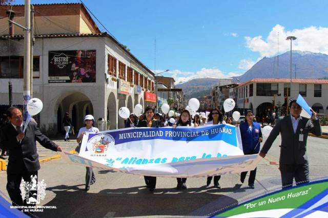 Autoridades e instituciones marchan por el Día Internacional por la Paz