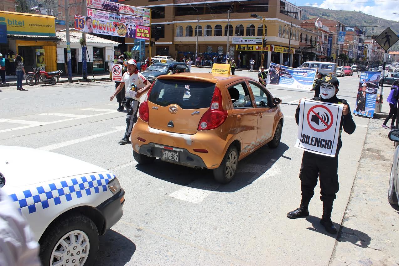  Instituciones huaracinas se unen en campaña por el Día Mundial de la Vida Sin Ruido