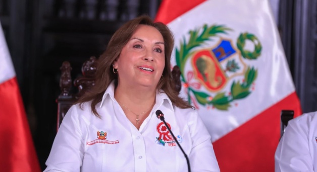 Revelan que Dina Boluarte tiene tarjeta de alimentación de S/ 5 000 mensuales pagados por el Estado