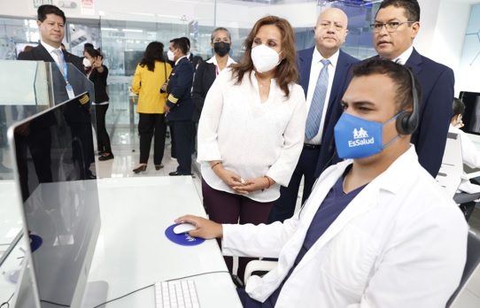 Dina Boluarte supervisó plan de desembalse quirúrgico en el INO y EsSalud 