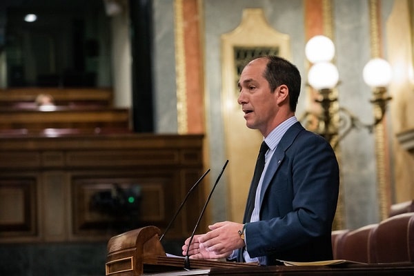 Parlamentario español denunció que segunda vuelta de Perú tiene enormes “indicios de corrupción” 