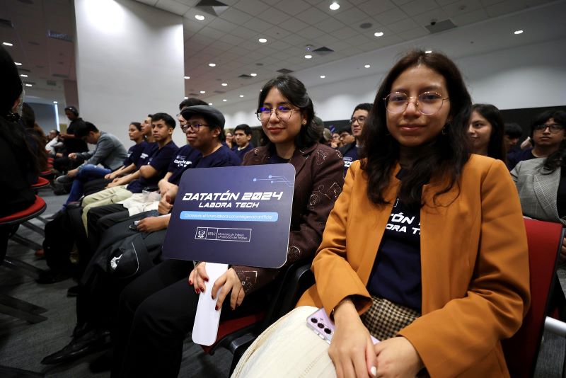  Jóvenes comprometidos con la inclusión laboral y el empleo juvenil fueron premiados por el MTPE 