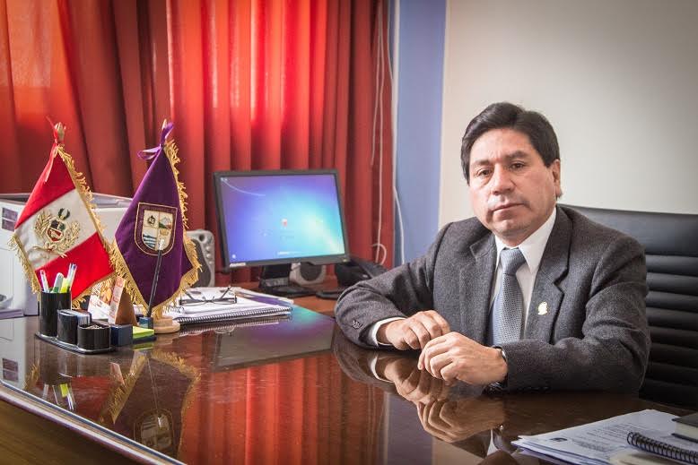  Libro estadounidense publica investigación de docente universitario huaracino