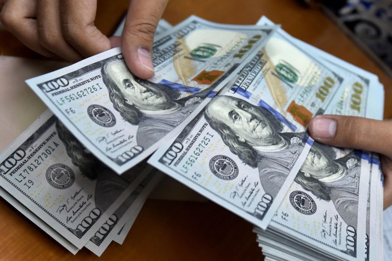 Dólar acumula segunda baja sucesiva al inicio de jornada cambiaria