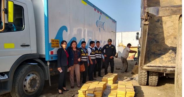 Áncash: Golpe al narcotráfico en Huarmey. Hallan 374 paquetes de cocaína dentro de volquete